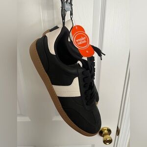 Wonder Nation kids Sneakers